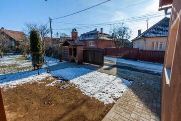 Фото номера Дом с 8 спальнями Дома для отпуска Erőss Kulcsosház г. Lăzarea 109